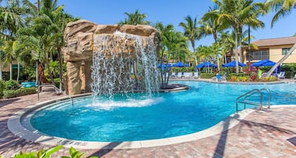 RENOVATED,2pm check-in,11a checkout,1stfloor private unit,close to 5th ave&beach