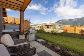 Property grounds - Book Luxury in Downtown Big Sky | Private Hot Tub | Big Sky Resort Minutes Away (Big Sky)