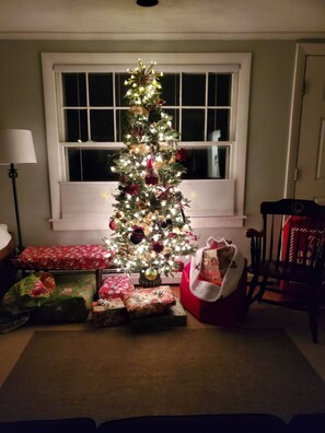 Interior - The Anchor House Marblehead Retreat - Minutes to Old Town and Historic Salem! (Marblehead)