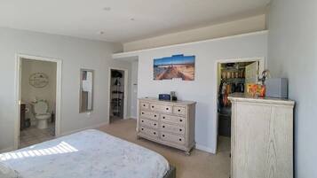 4 bedrooms, WiFi, bed sheets