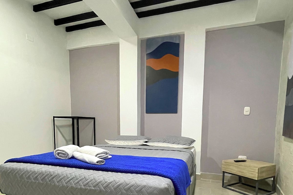 1 habitación, cubrecamas y decoración personalizada