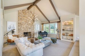 House (4 Bedrooms) | Interior - Sonoma Sunshine by Avantstay Countryside Views (Glen Ellen)