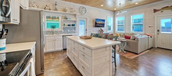 Pool Cabana, Backyard w/ Fire Pit, Walk to the Beach Villa Reel by Avantstay