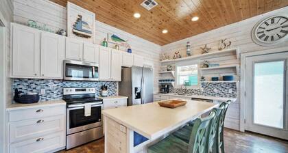 Pool Cabana, Backyard w/ Fire Pit, Walk to the Beach Villa Reel by Avantstay