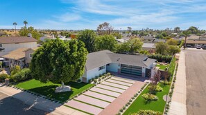 House (4 Bedrooms) | Interior - Element by Avantstay Pool, Firepit, Game Room (Scottsdale)