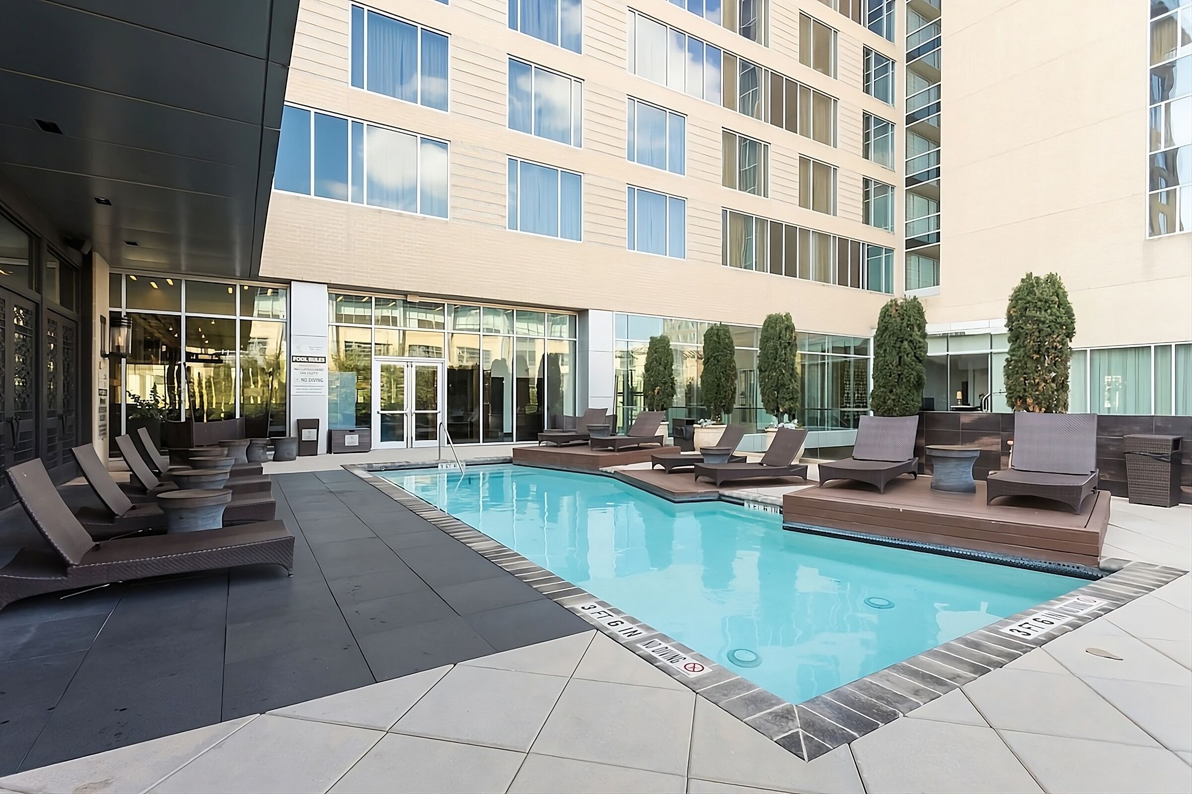Stay In Indulgence! Free Parking w/ Pool, Live Music/Performance at Night!