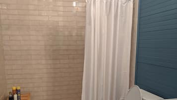Room | Bathroom | Shower, towels, soap, shampoo