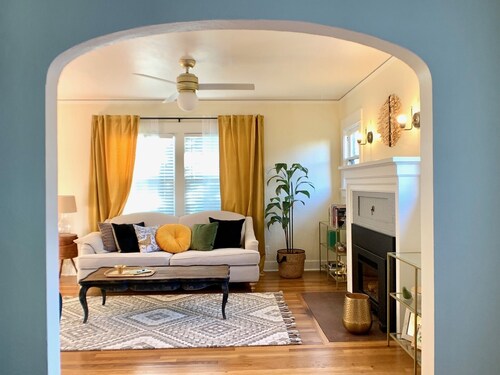 HOLLY HOUSE ~ Organic, Dog-friendly Garden Cottage