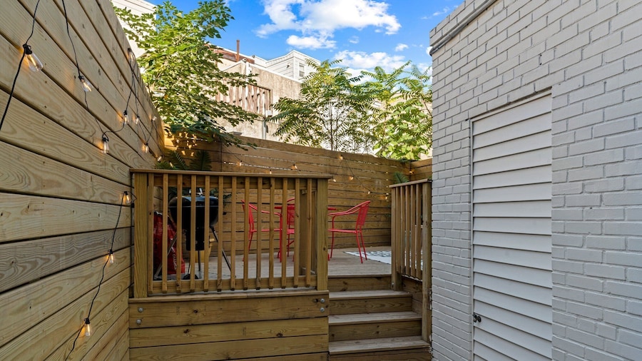 Passyunk Square Spacious 1BR - Huge Deck