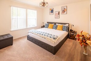 3 bedrooms, desk, iron/ironing board, free WiFi - Located in Sunny Jacksonville Fl a Family Community near Airport & Rivercity (Jacksonville)