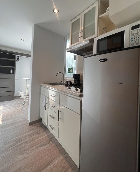 Traditional Suite | Private kitchen