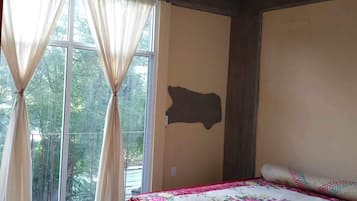 4 bedrooms, WiFi, bed sheets