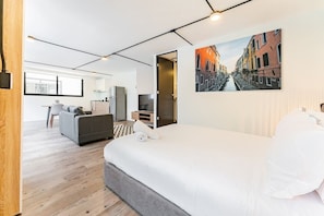 1 chambre, fer et planche à repasser, Wi-Fi, draps fournis
