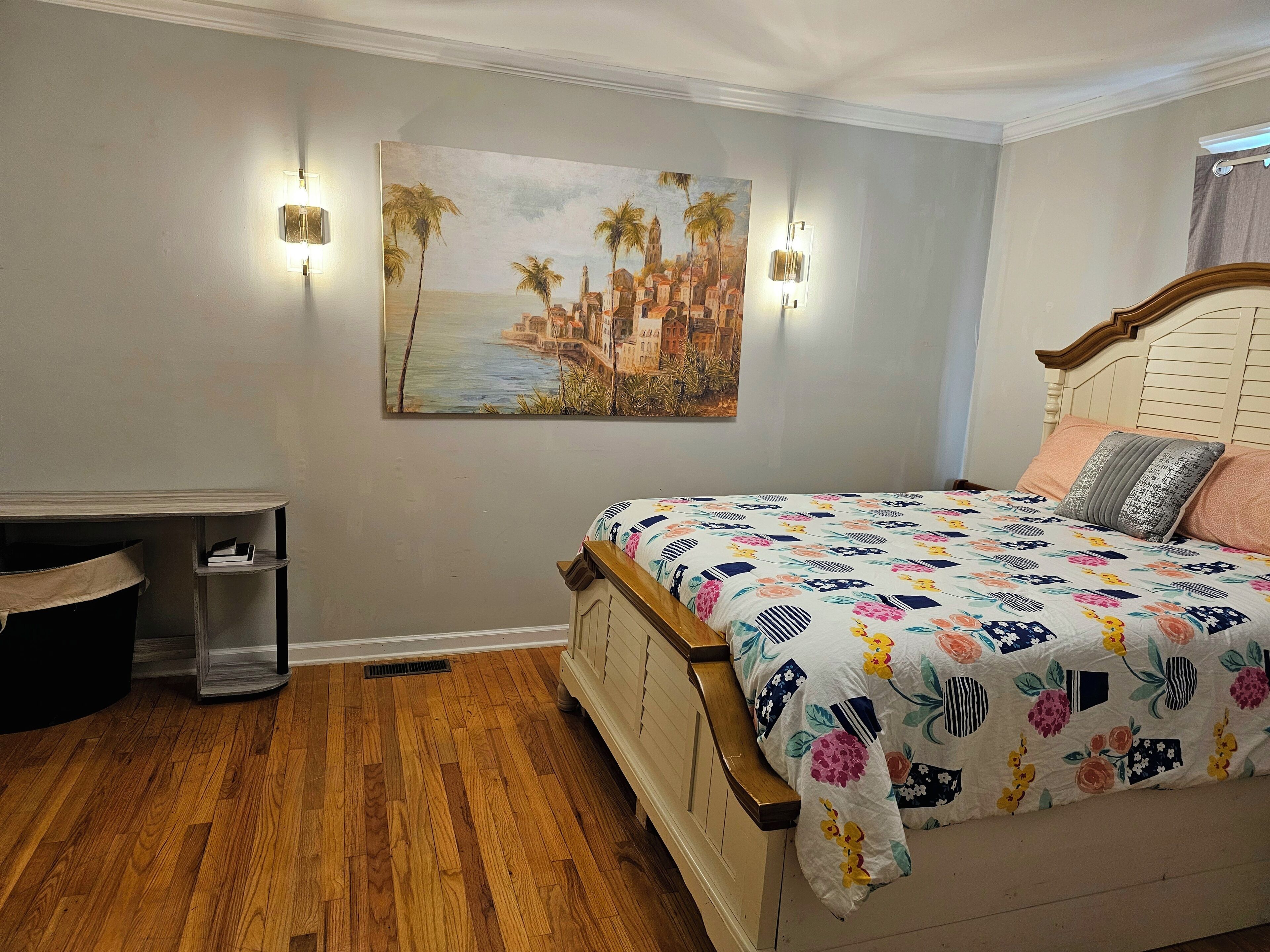 1 bedroom, desk, iron/ironing board, WiFi