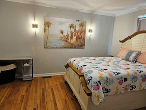 1 bedroom, desk, iron/ironing board, WiFi