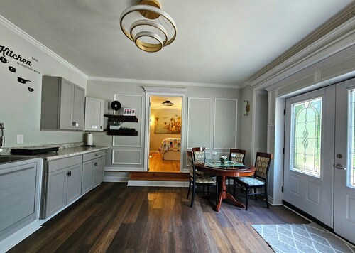 RockSide Suite: Stairs & Ramp Access • Masters Tournament • Lake Getaways