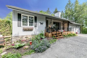 Exterior - Hockley Hideaway Farm Stay!
 (Loretto)