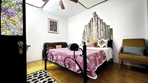 1 dormitorio, caja fuerte, tabla de planchar con plancha y wifi