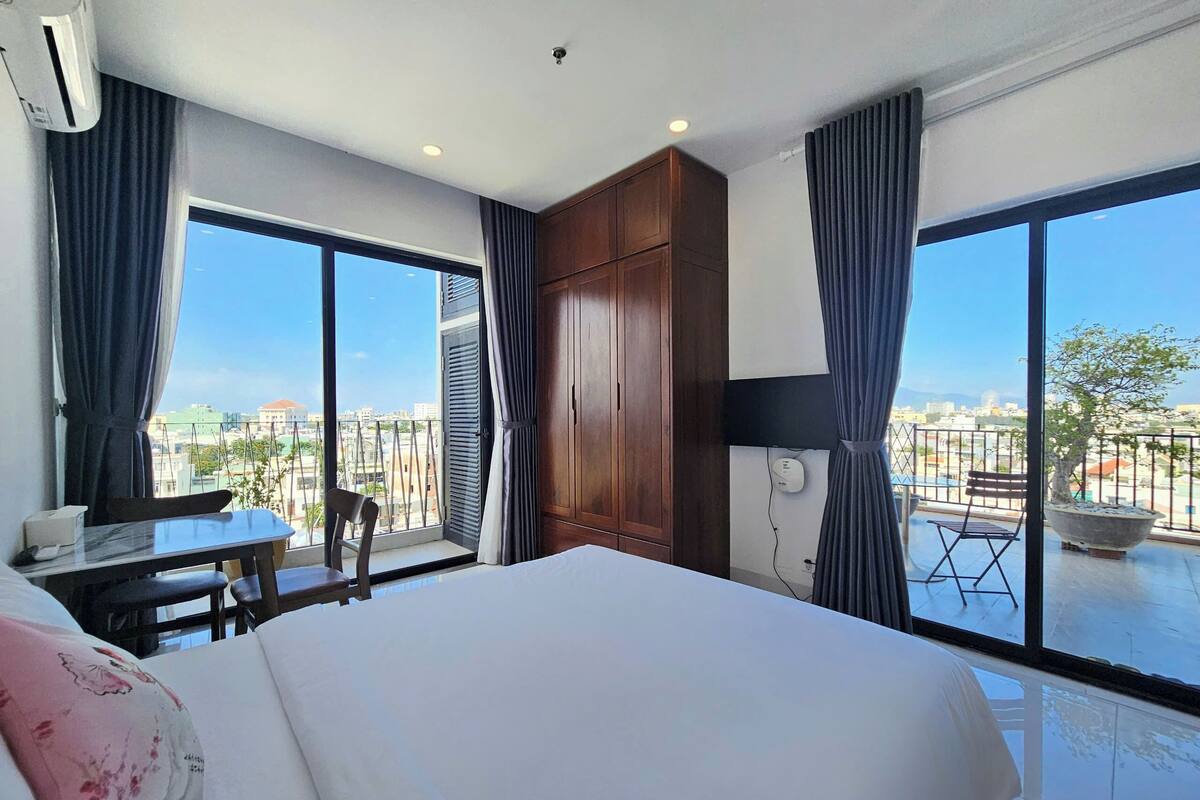 Deluxe Studio Suite, Balcony