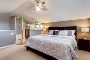 1 bedroom, WiFi, bed sheets - Cozy Condo | Epic Mountain Views | Parking Garage | Central | Air Conditioning (Canmore)
