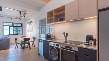 Fridge, microwave, oven, stovetop