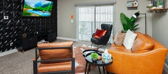 The Carmel/Bold/Massage /Chair Spacious / 3D Wall / Pool / Gym / Tanning Bed