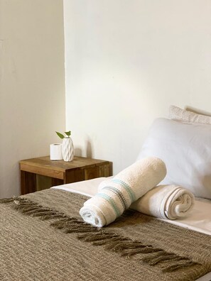 Family Room | Free WiFi, bed sheets - Malayah Hostel (General Luna)