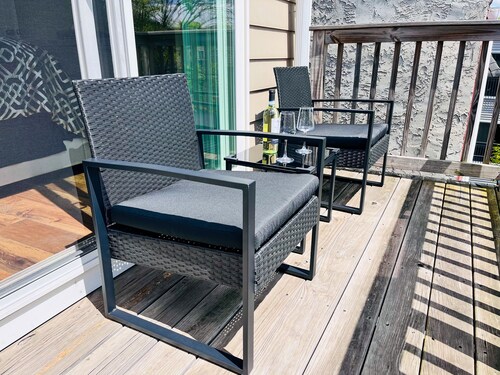 2BR/2BA Deluxe Gem. Prime Location. Mere 17mins to PHL Airport