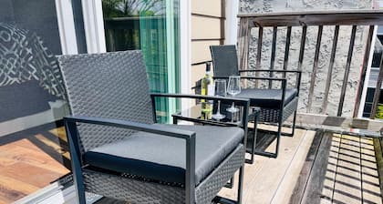 2BR/2BA Deluxe Gem. Prime Location. Mere 17mins to PHL Airport