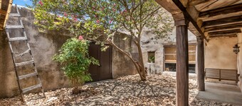 The Adobe BCS - 1.0 Mile to Campus - Sleeps 10