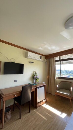 Signature Room | Living area - Phuphanplace Hotel (Sakon Nakhon)