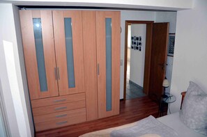 1 quarto, Wi-Fi de cortesia, roupa de cama