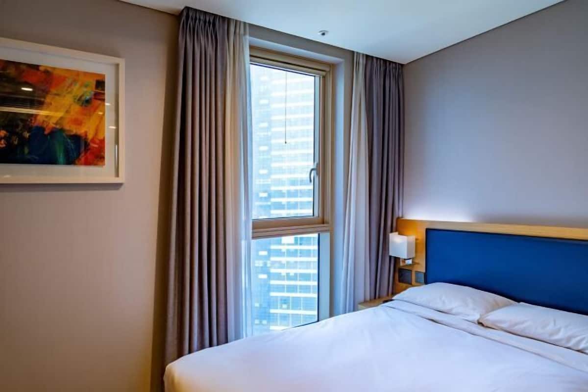 1 bedroom, desk, free WiFi, bed sheets