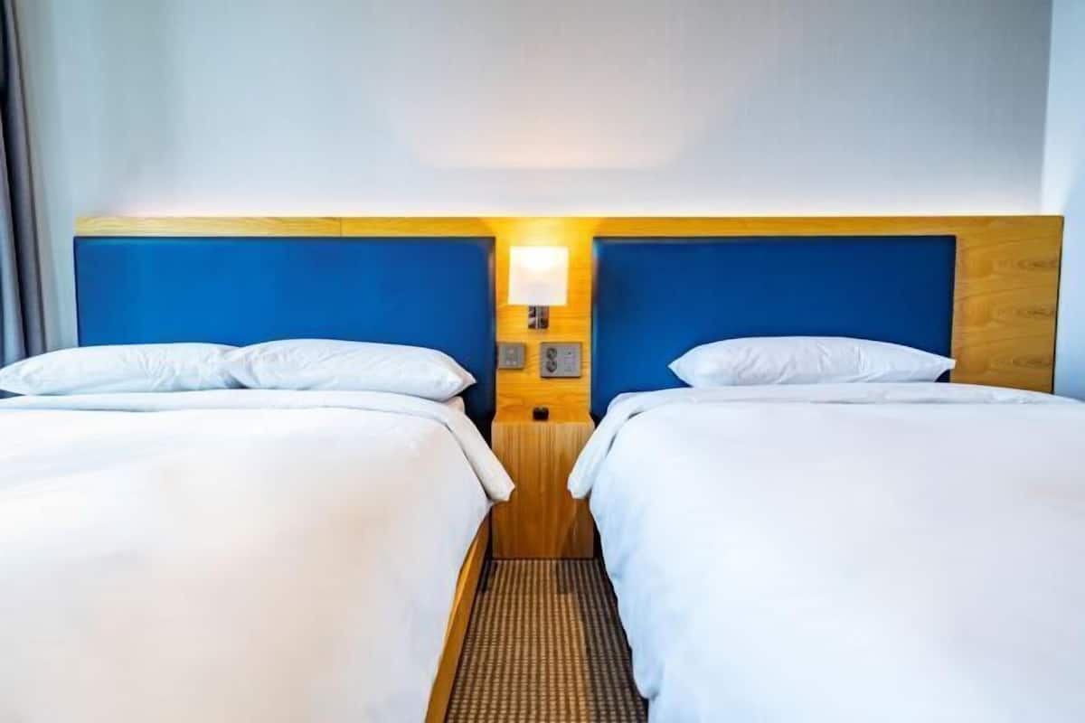 1 bedroom, desk, free WiFi, bed sheets