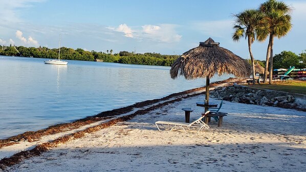 Beach - ESCAPE TO PARADISE St Petersburg Condo 💕 ideal for vacation or work from home (St. Petersburg)