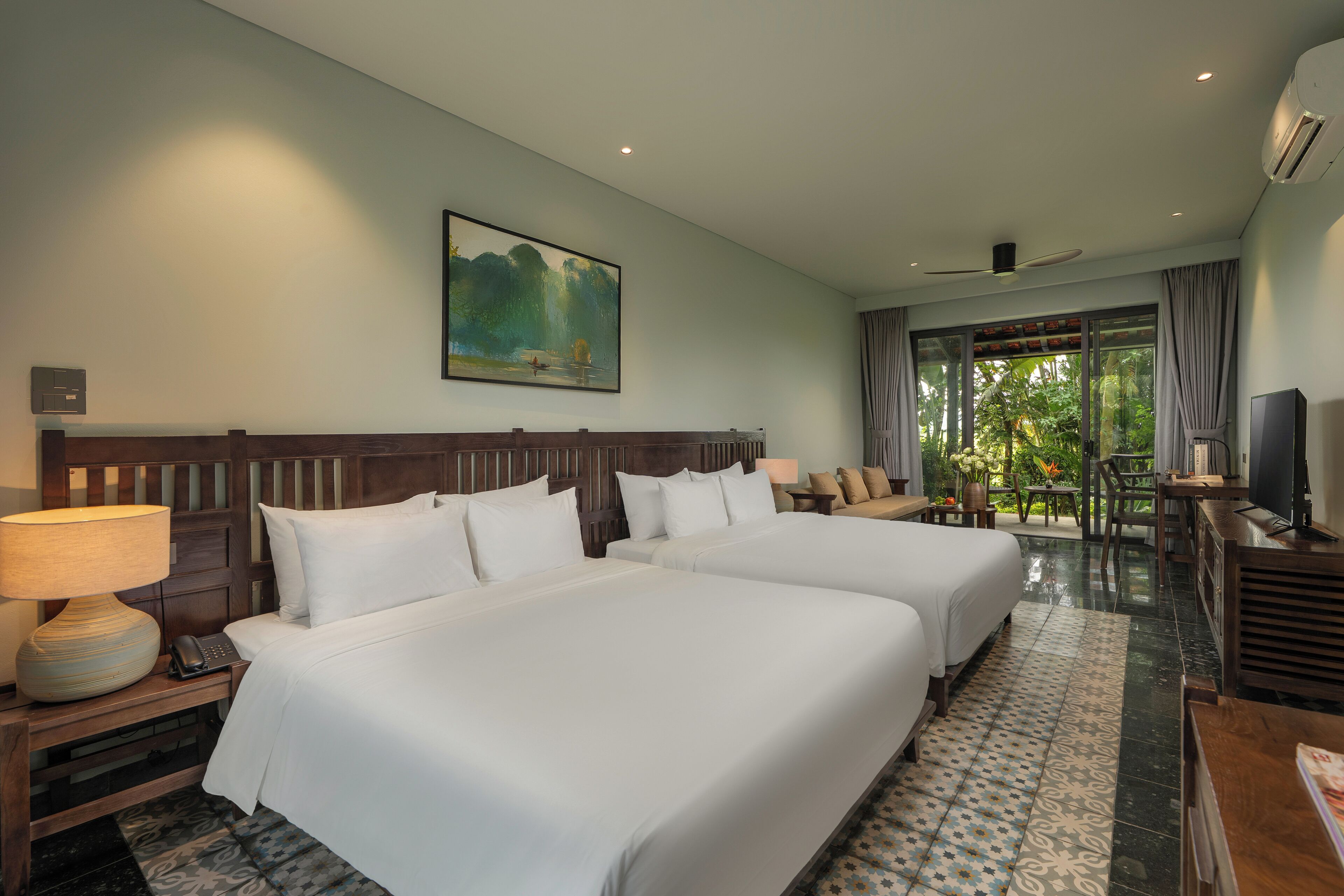 Habitación familiar | Ropa de cama de alta calidad y camas Select Comfort 