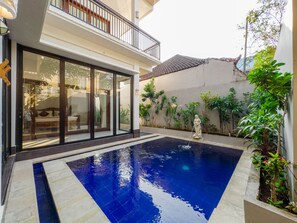 2 indoor pools - Moai House (Canggu)