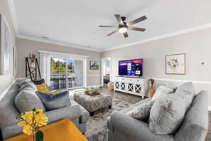 Smart TV - Immaculate Myrtle Beach 3 Bedroom Condo w/ Pool & WiFi (Myrtle Beach)