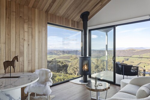 The Lookout by Mt Bellevue - Stay at our Vineyard with Views Forever!