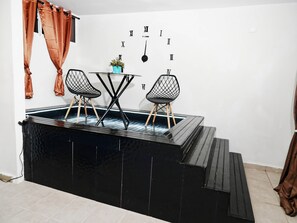 デラックス スタジオスイート | セーフティボックス (室内)、ノートパソコン用作業スペース、アイロン / アイロン台、WiFi (無料)