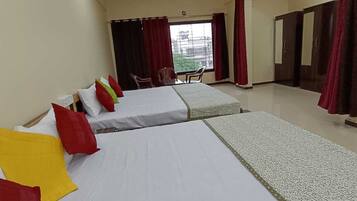 6 habitaciones, tabla de planchar con plancha, wifi y ropa de cama