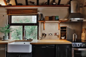 Refrigerador, horno, parrilla de estufa y lavavajillas 
