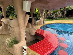 Outdoor pool, pool umbrellas, pool loungers - Tropical Garden Kamala Resort (Kamala)