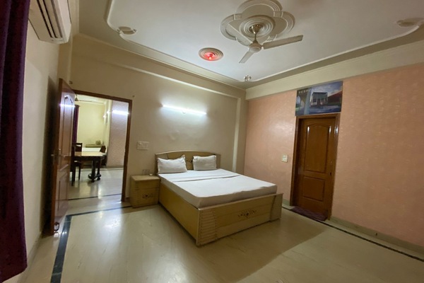 Deluxe Apartment