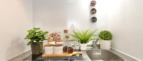 Fridge, microwave, stovetop, electric kettle