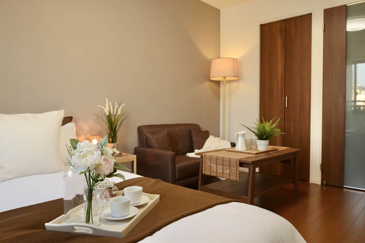 Blackout curtains, soundproofing, iron/ironing board, free WiFi