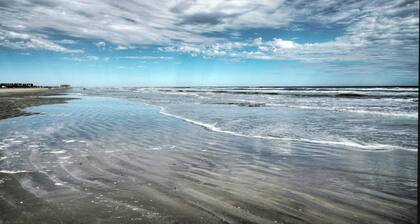 Peyton's Place by Avantstay Walk to Beach