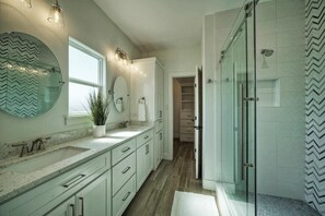 Nhà (4 Bedrooms) | Phòng tắm | Bồn tắm 