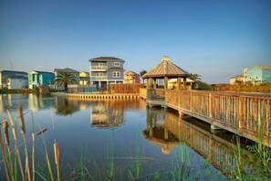 Property grounds - Lost Chancla by Avantstay 5 Min to Beach + Pool (Port Aransas)