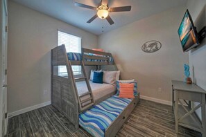 House (3 Bedrooms) | Interior - Pool, Rooftop w/ Island Views, Blocks to Beach Seas Your Dreams by Avantstay (Port Aransas)